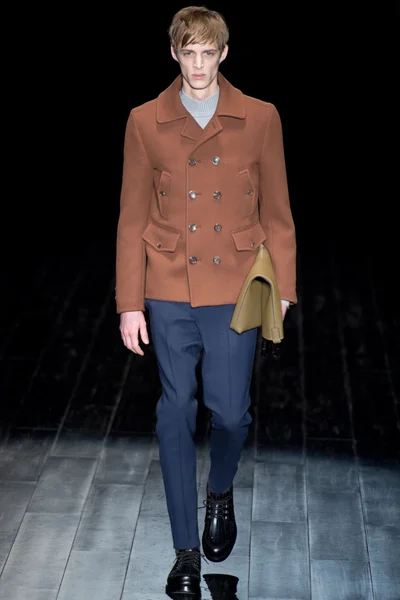 Look 17